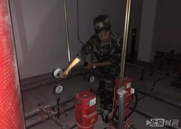 石景山消防支隊(duì)開展消防安全隱患集中夜查行動(dòng)  石景山消防支隊(duì)開展消防安全隱患集中夜查行動(dòng) 