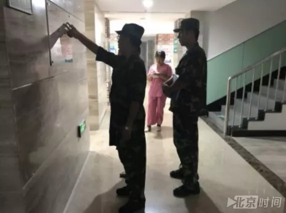 石景山消防支隊(duì)開展消防安全隱患集中夜查行動(dòng)  石景山消防支隊(duì)開展消防安全隱患集中夜查行動(dòng) 